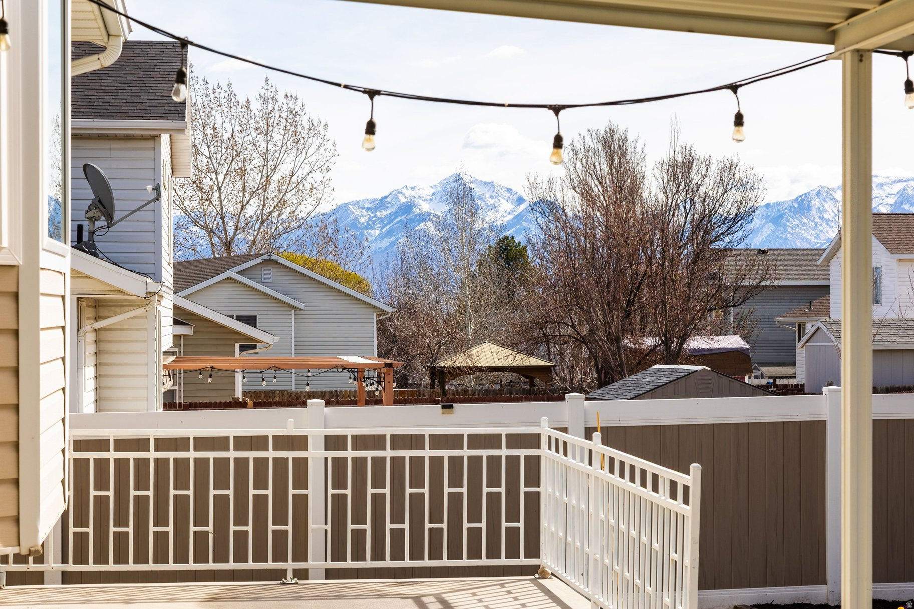 OQUIRRH SHADOWS - Residential