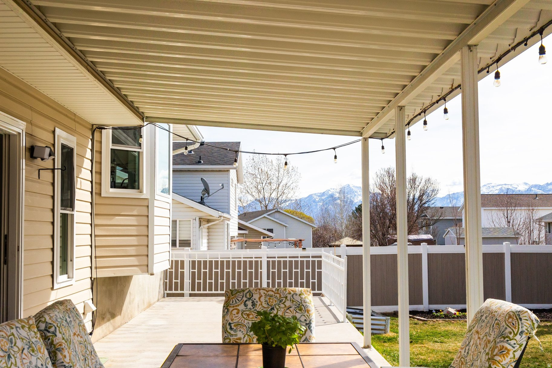 OQUIRRH SHADOWS - Residential