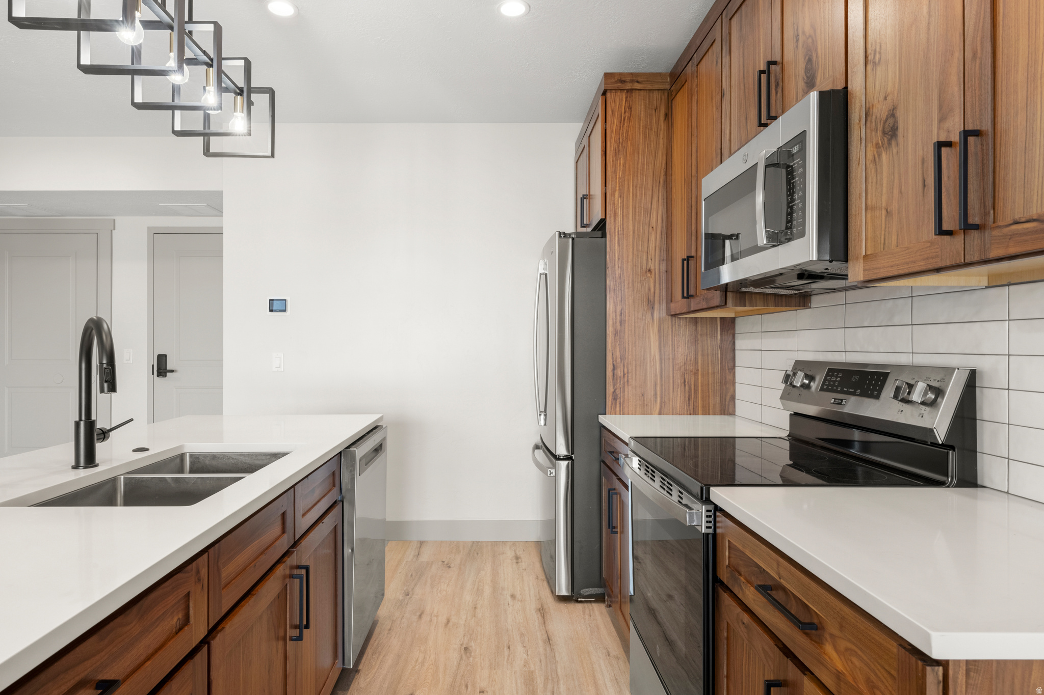 GARDEN CITY LAKE RESIDENCES - Residential