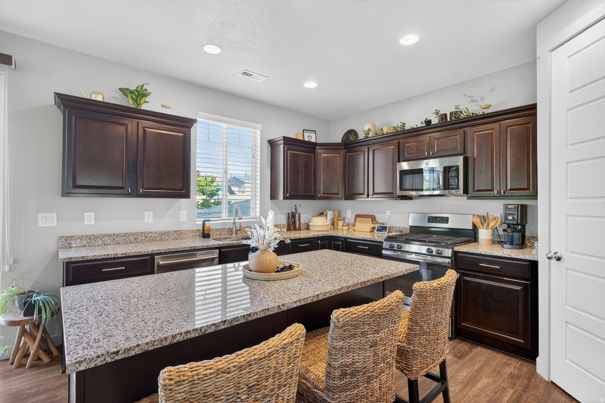 HARBOR VILLAGE - Residential Income