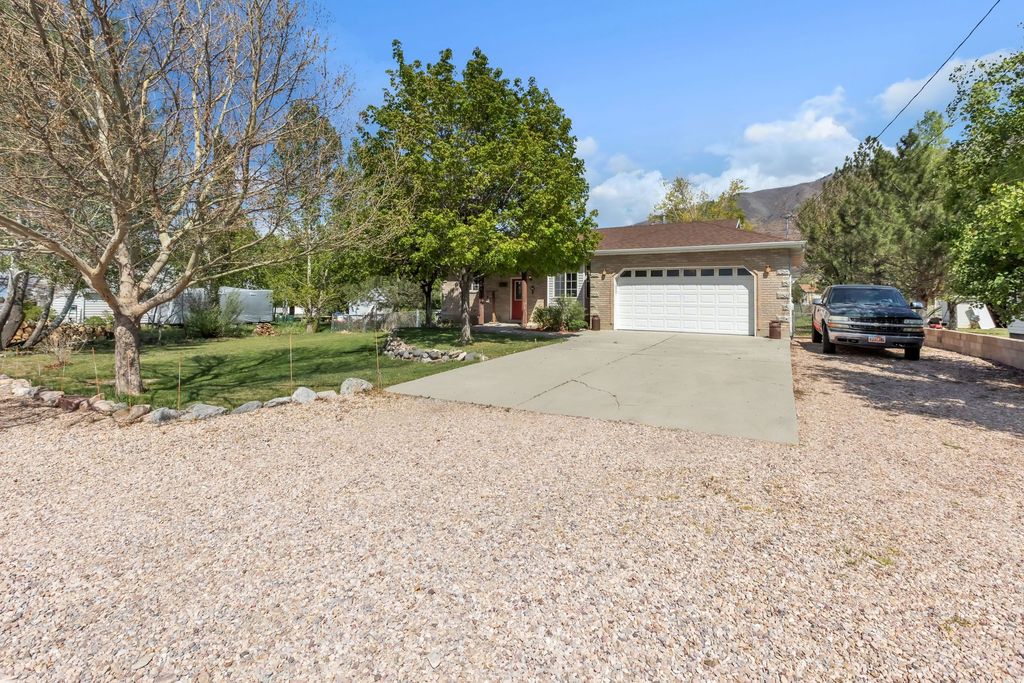 Photo of 345 S 200 E, Santaquin, UT 84655 (MLS # 2155200)