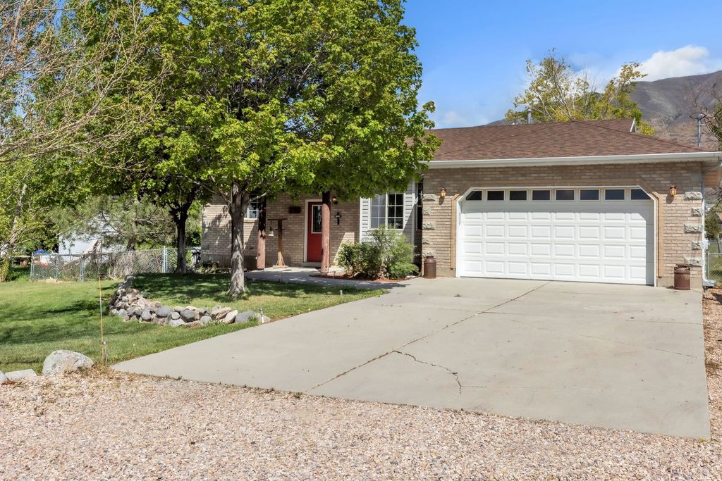 Photo of 345 S 200 E, Santaquin, UT 84655 (MLS # 2155200)