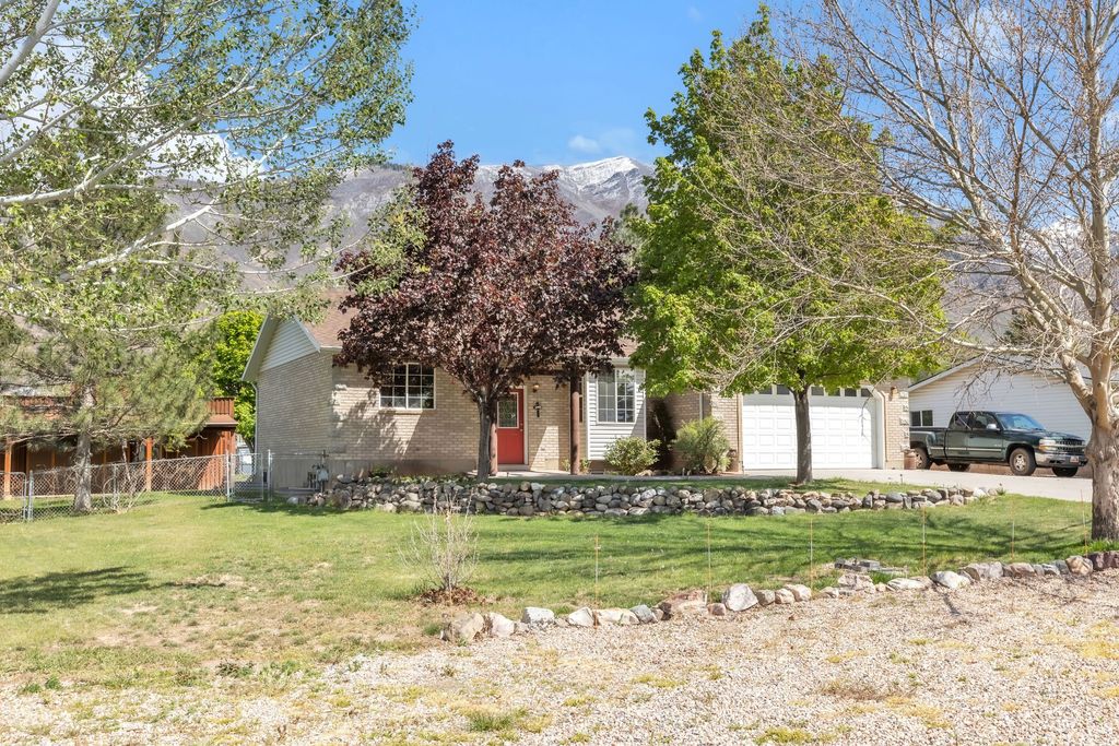 Photo of 345 S 200 E, Santaquin, UT 84655 (MLS # 2155200)