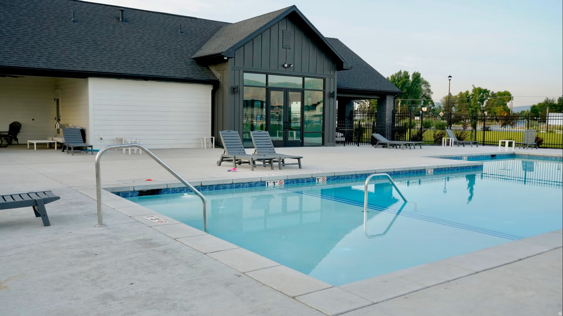 RIDGELINE PARK - Residential