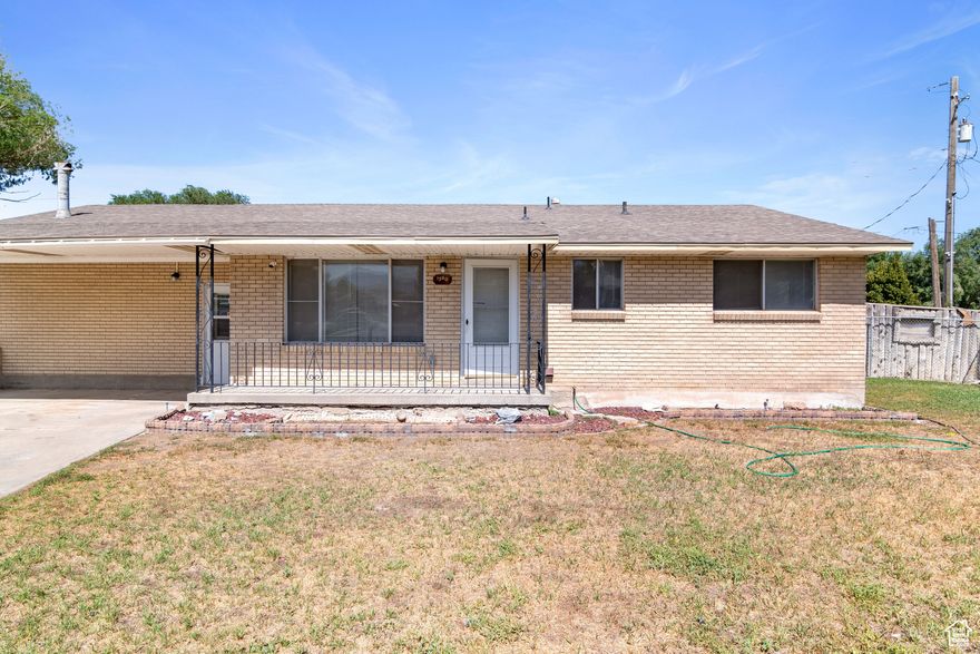 5 bedroom 2 bath Rambler in private circle. Backs to Riverton Park. Home has updated kitchen and bathrooms. New paint and LVP floors throughout home.