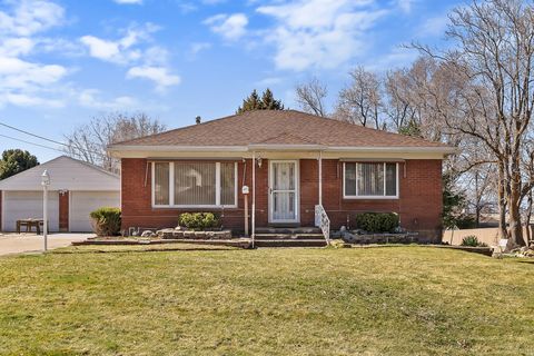 Photo of 4013 S JEFFERSON Ave, South Ogden, UT 84403 (MLS # 2143286)