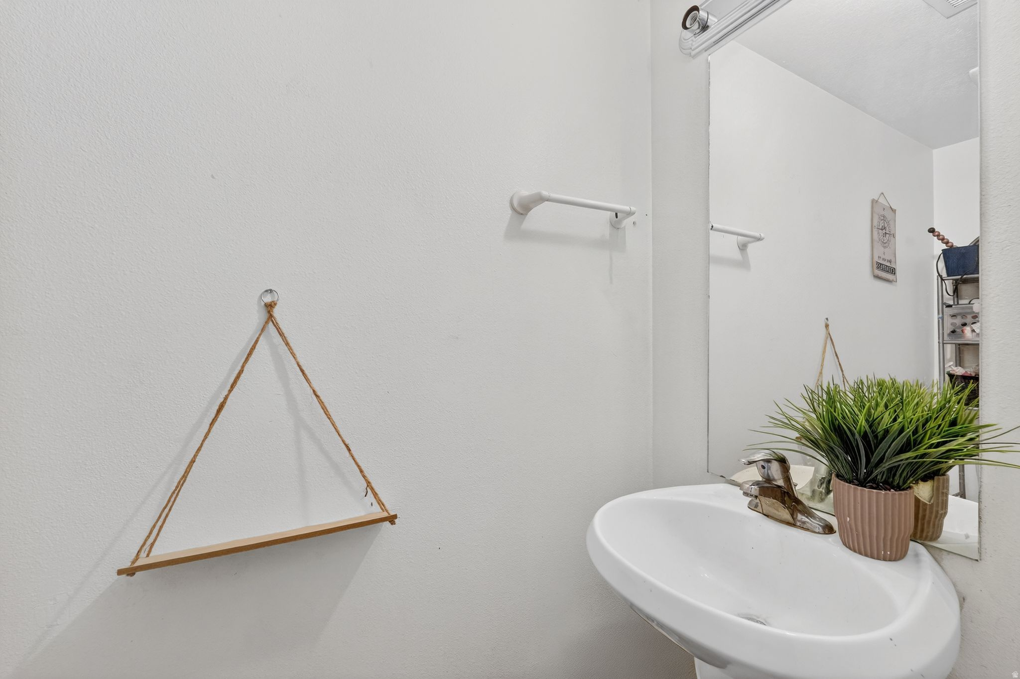 TOWNHOUSE ESTATES - Residential Income