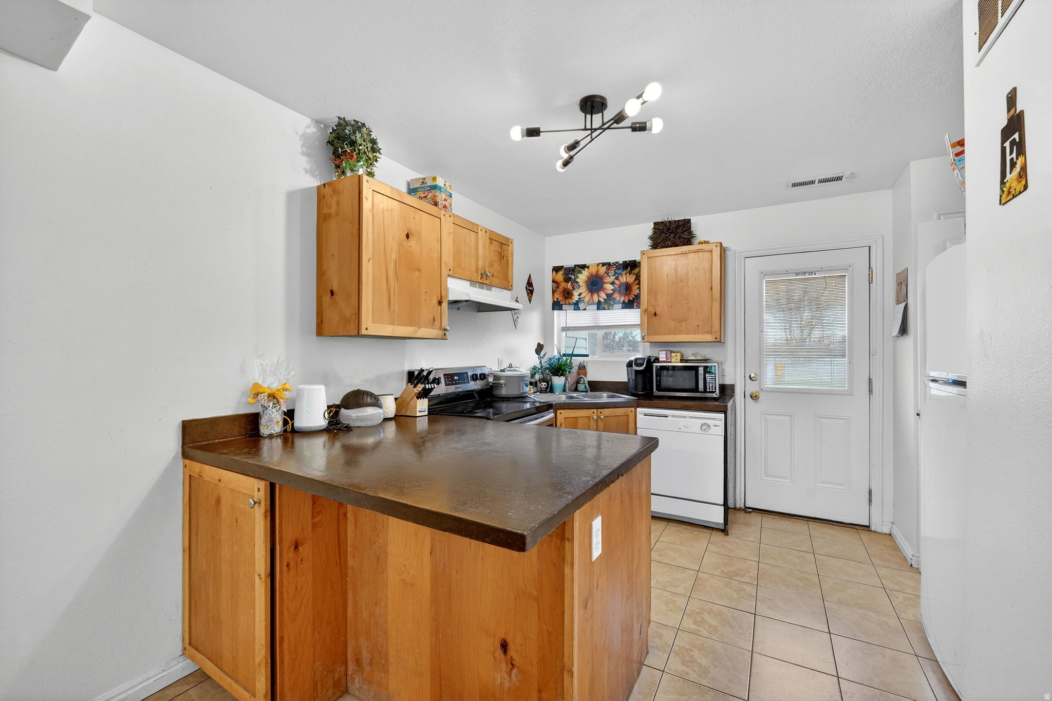 TOWNHOUSE ESTATES - Residential Income