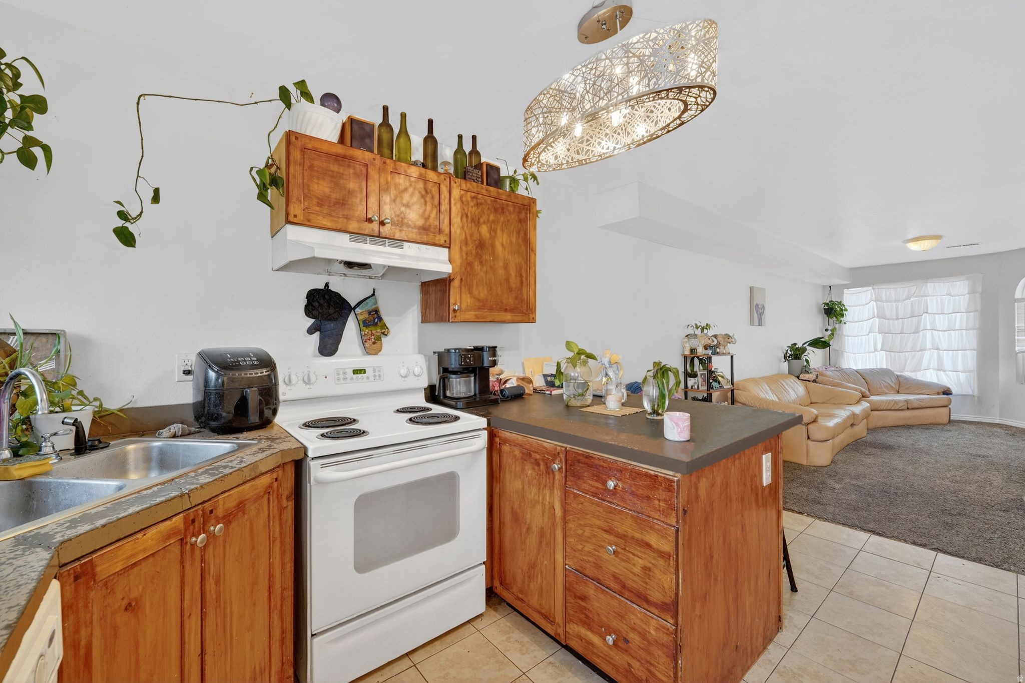 TOWNHOUSE ESTATES - Residential Income