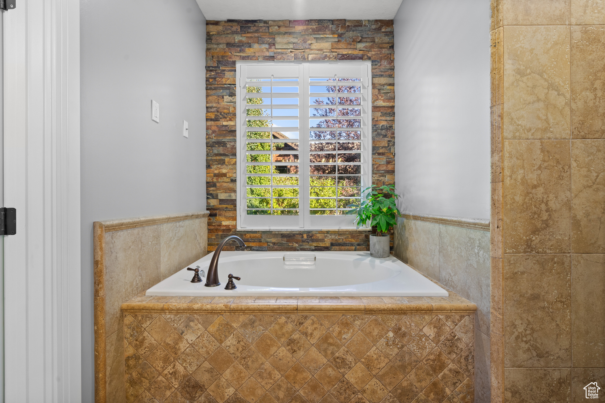 ROLLINS RANCH - Residential