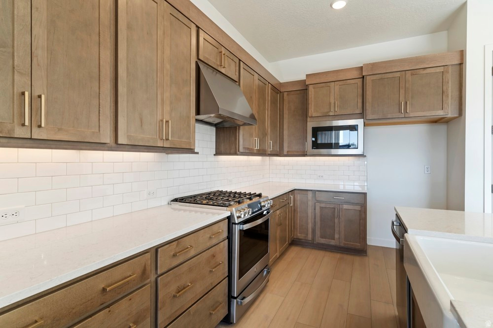 EASTRIDGE PARK - Residential