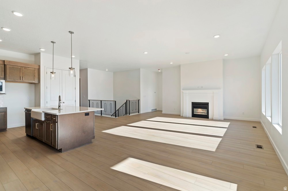 EASTRIDGE PARK - Residential