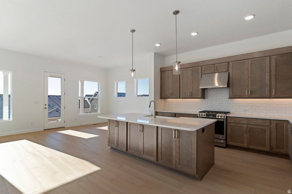 EASTRIDGE PARK - Residential