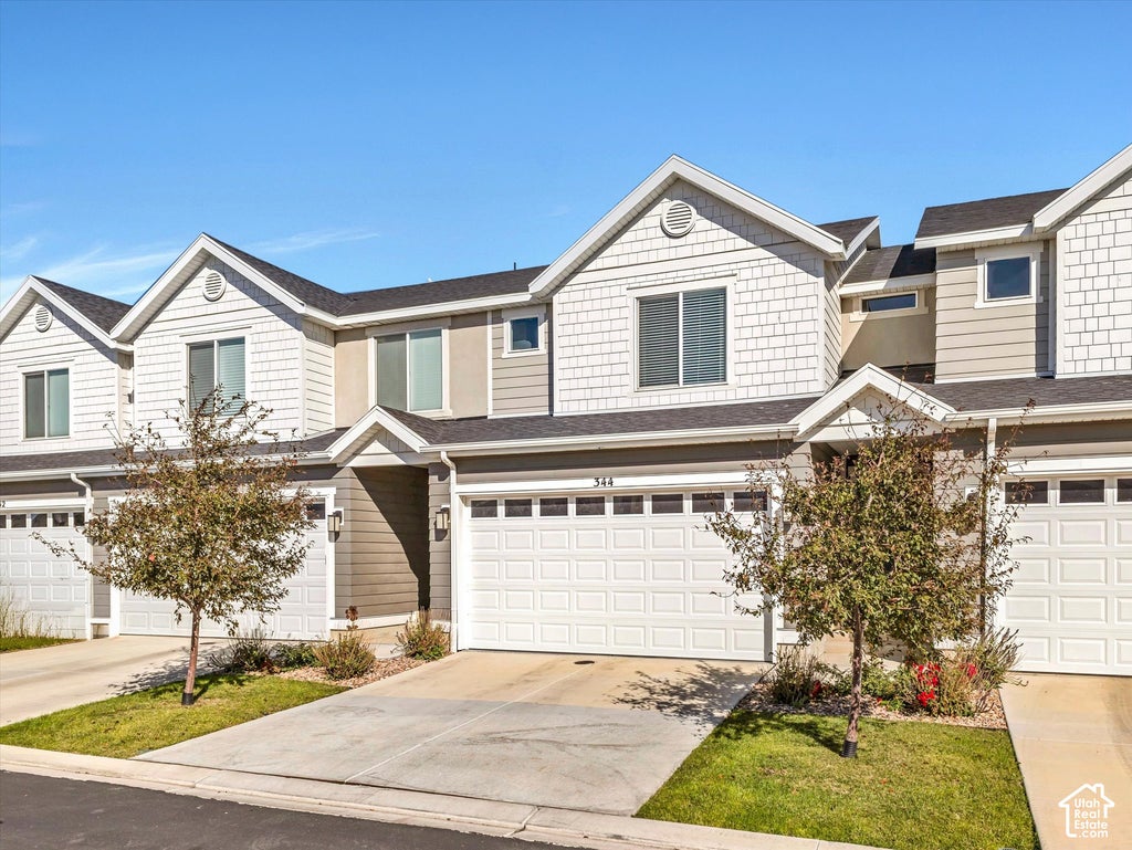 Photo of 344 N STARBOARD LN, Saratoga Springs, UT 84045 (MLS # 2187675)