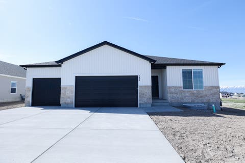 Homes For Sale - 138 W 650<br/> Smithfield, UT 84335