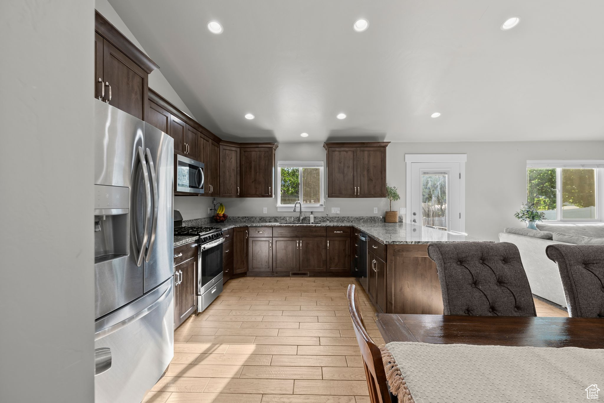 VALLEY HILLS ESTATES - Residential