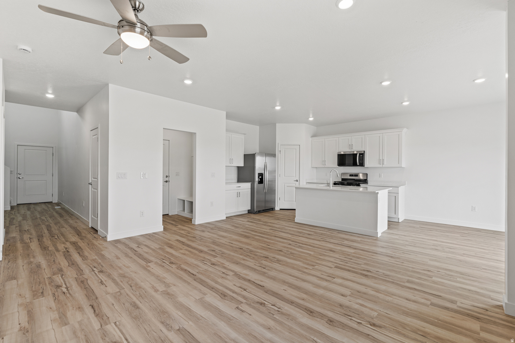 DESERT EDGE - Residential