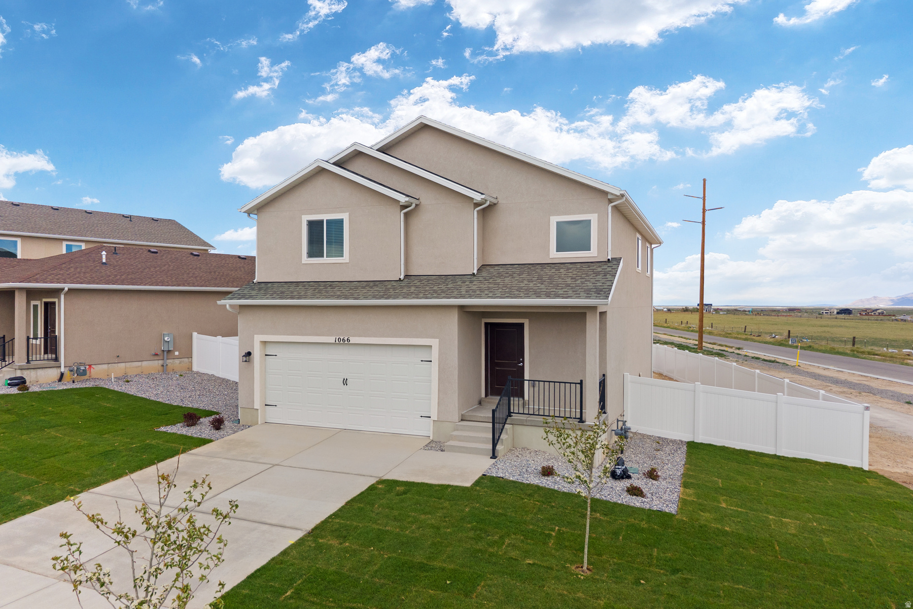 DESERT EDGE - Residential