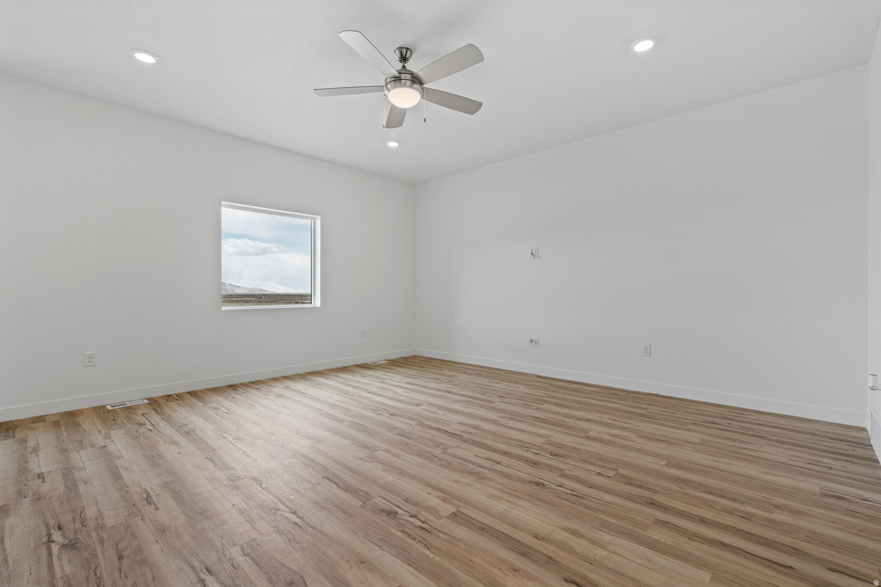 DESERT EDGE - Residential