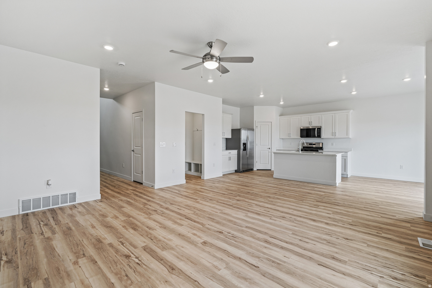 DESERT EDGE - Residential