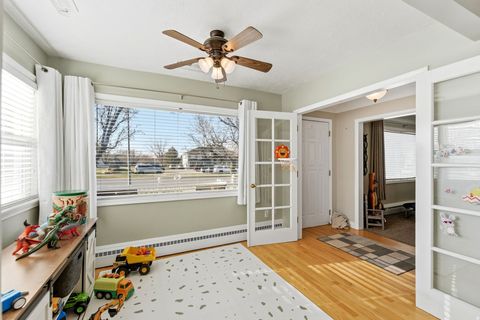 Tiny photo for 1420 N MAIN ST, Bountiful, UT 84010 (MLS # 2131362)