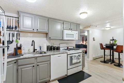 Tiny photo for 1420 N MAIN ST, Bountiful, UT 84010 (MLS # 2131362)