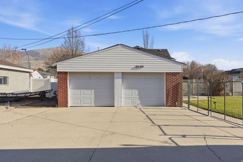 Tiny photo for 1420 N MAIN ST, Bountiful, UT 84010 (MLS # 2131362)