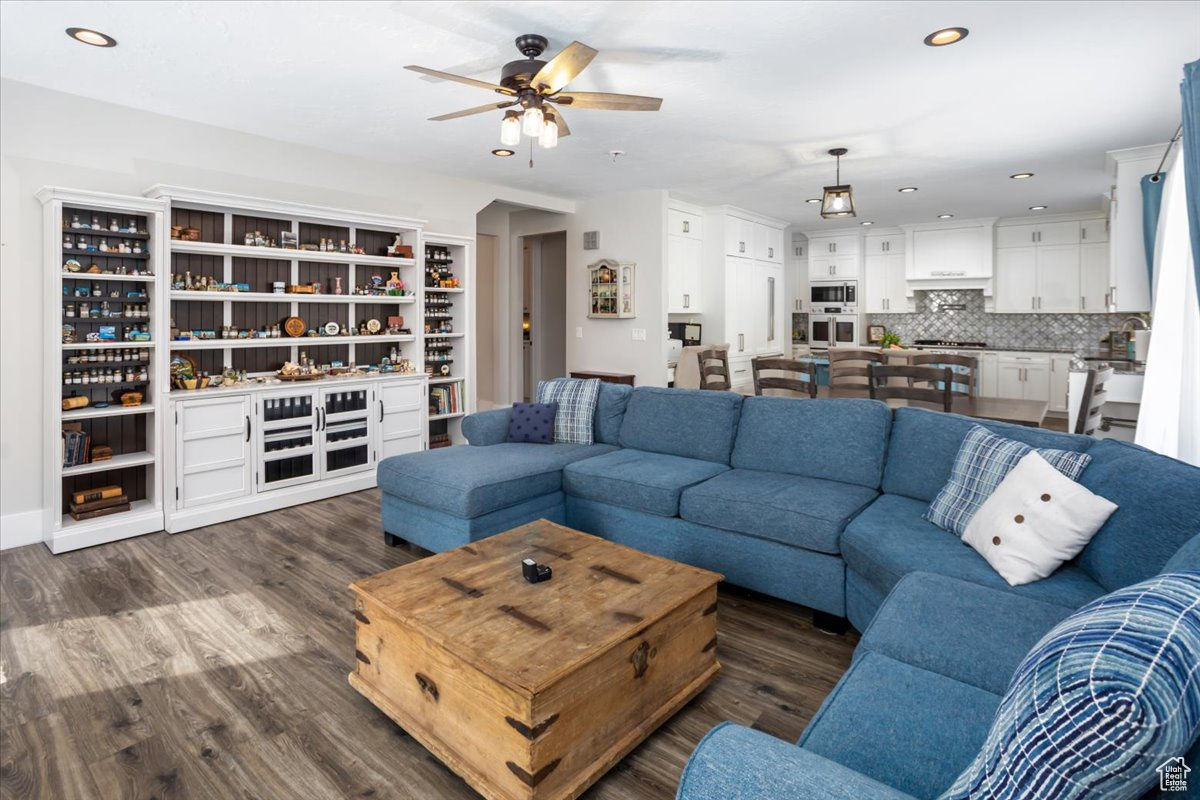 364 W Clark Cir, Farmington, Utah image 6