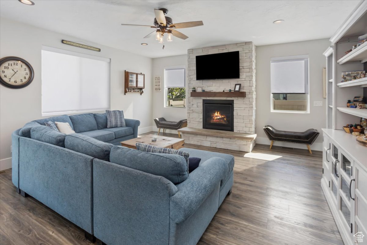 364 W Clark Cir, Farmington, Utah image 5
