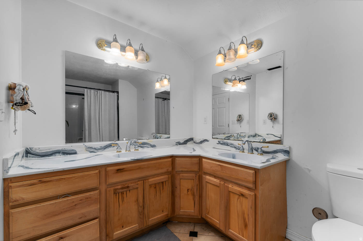 GOLDEN MEADOWS - Residential