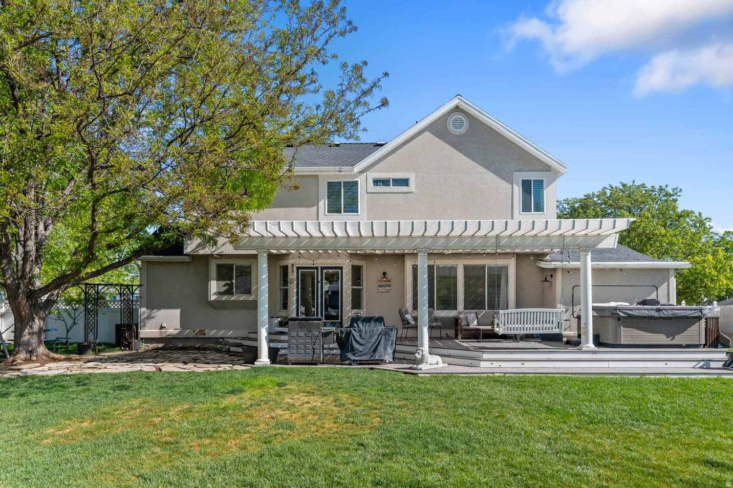 GOLDEN MEADOWS - Residential