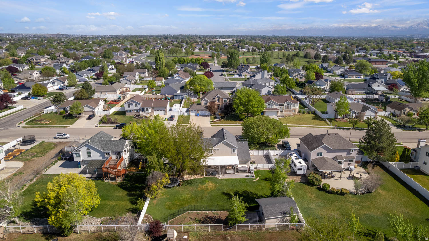 GOLDEN MEADOWS - Residential