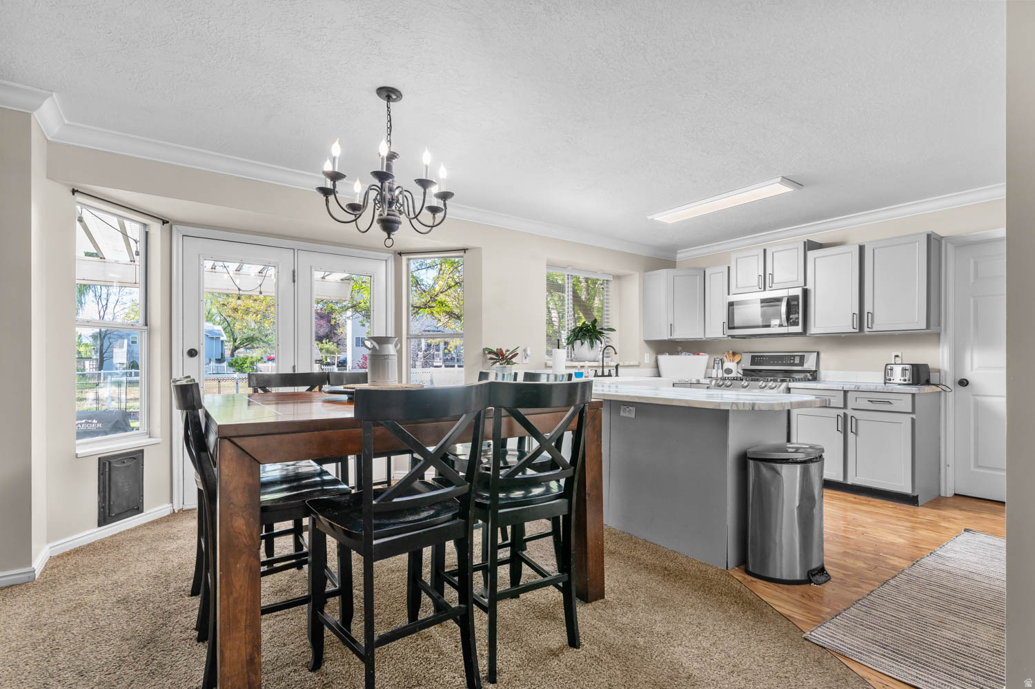 GOLDEN MEADOWS - Residential