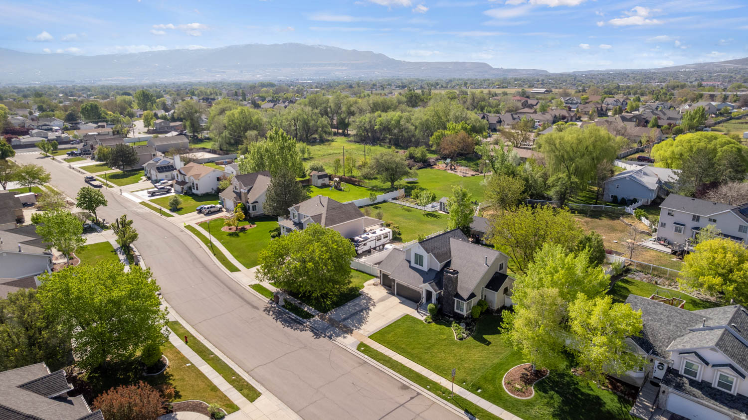 GOLDEN MEADOWS - Residential