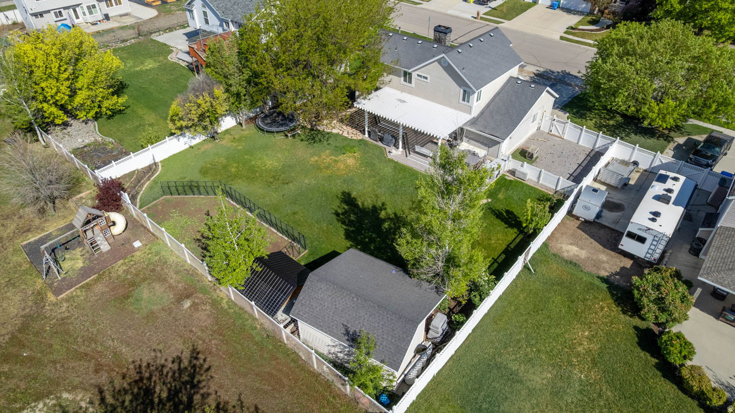 GOLDEN MEADOWS - Residential
