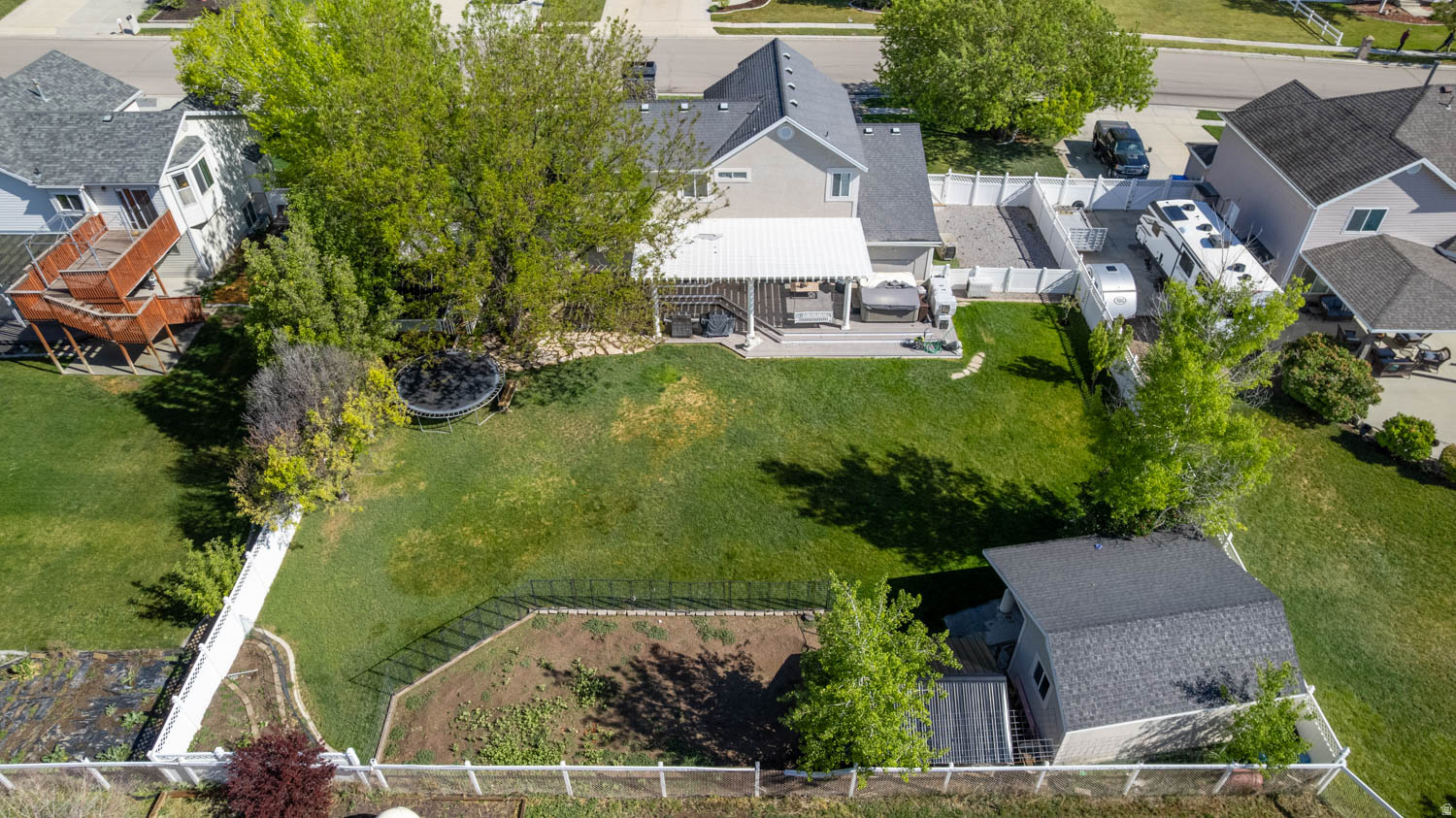 GOLDEN MEADOWS - Residential