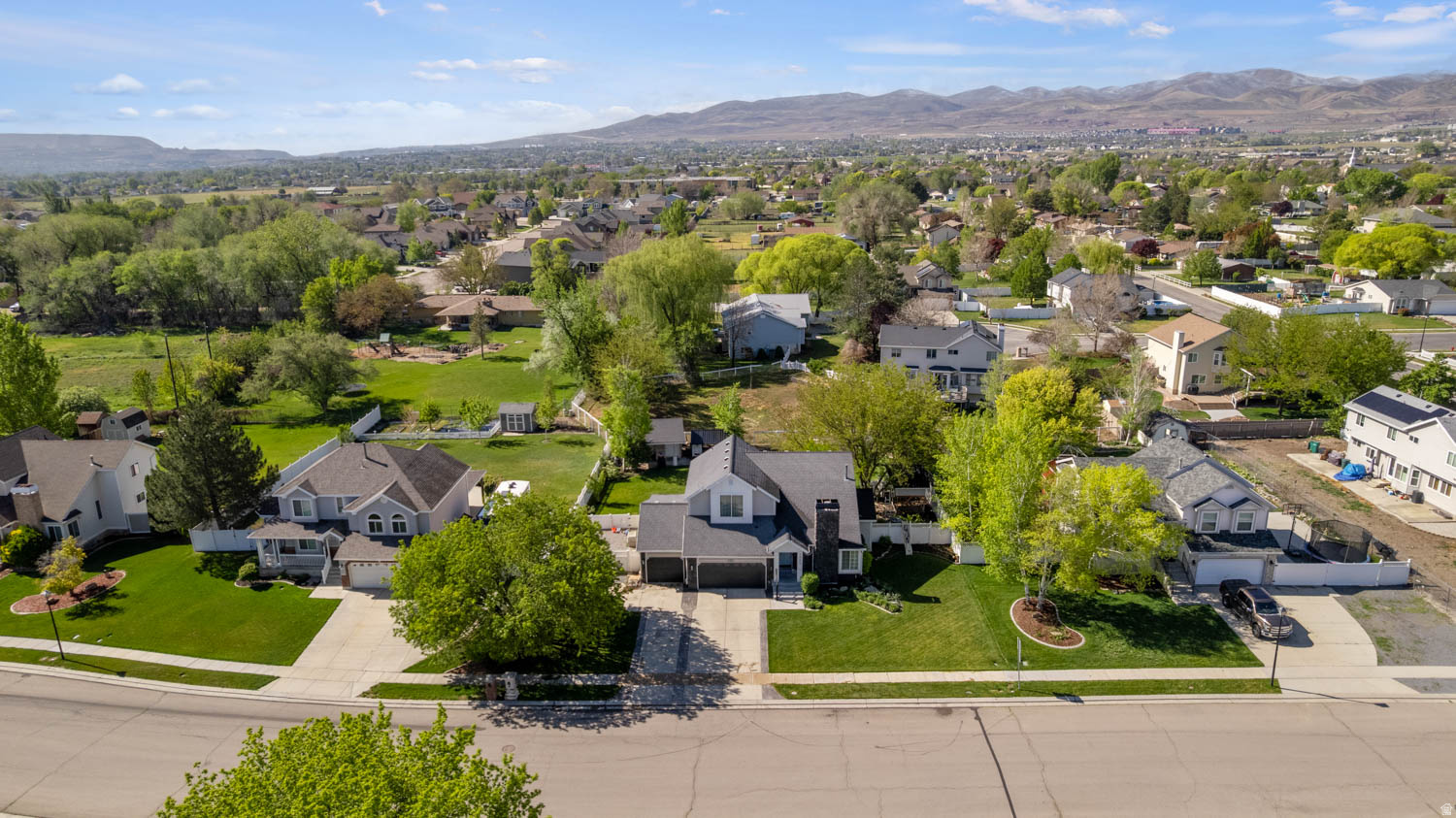 GOLDEN MEADOWS - Residential