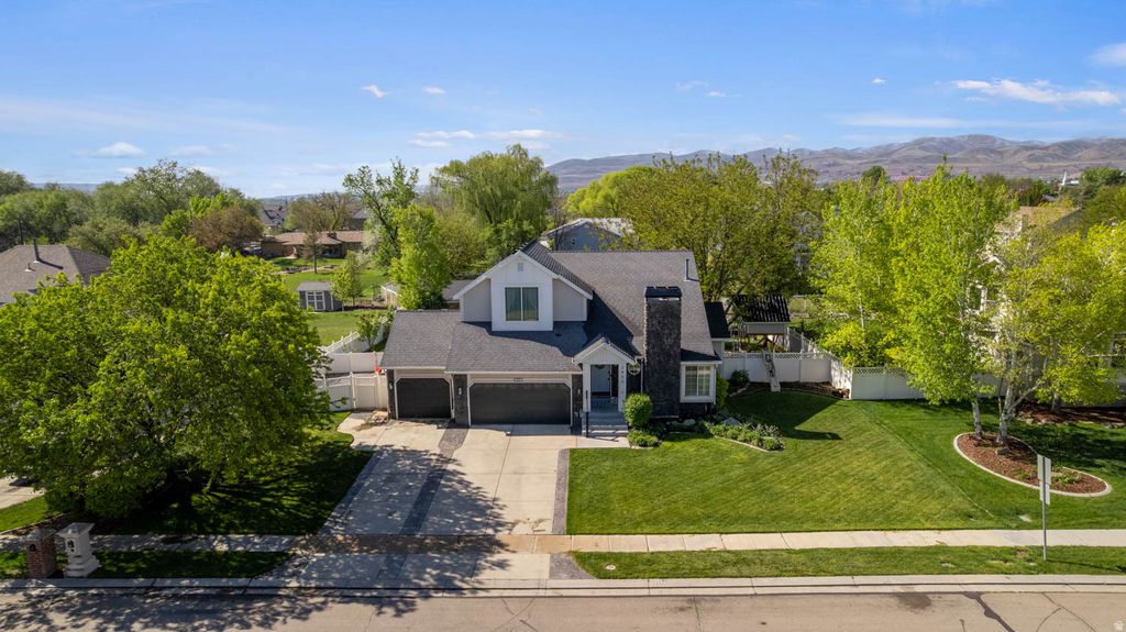 Photo of 2855 W GOLDEN MEADOWS DR, Riverton, UT 84065 (MLS # 2154838)