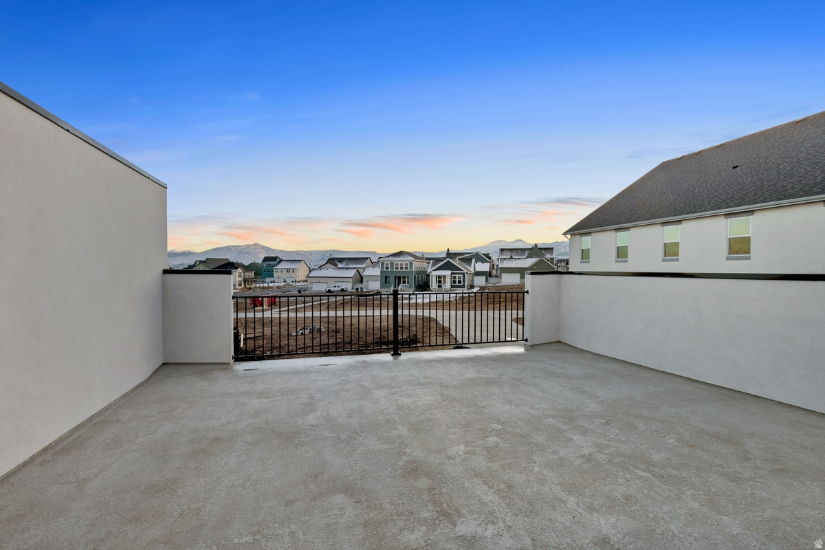 DAYBREAK - Residential