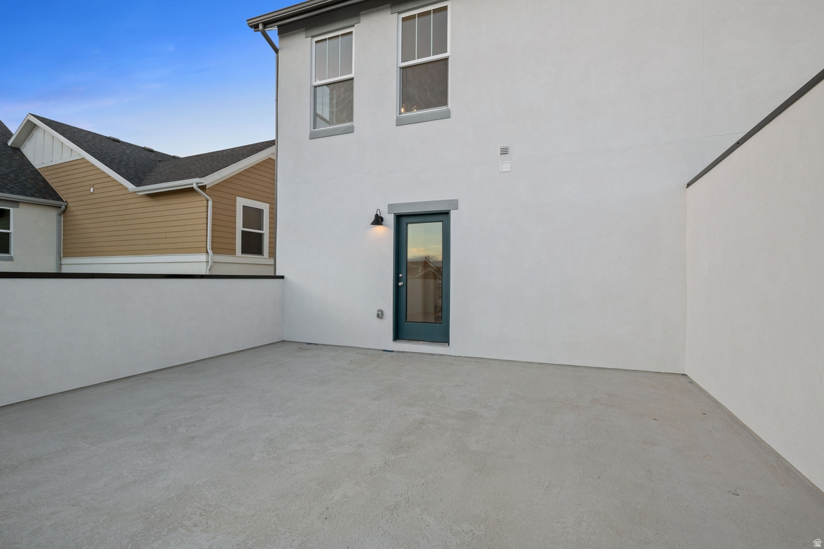 DAYBREAK - Residential