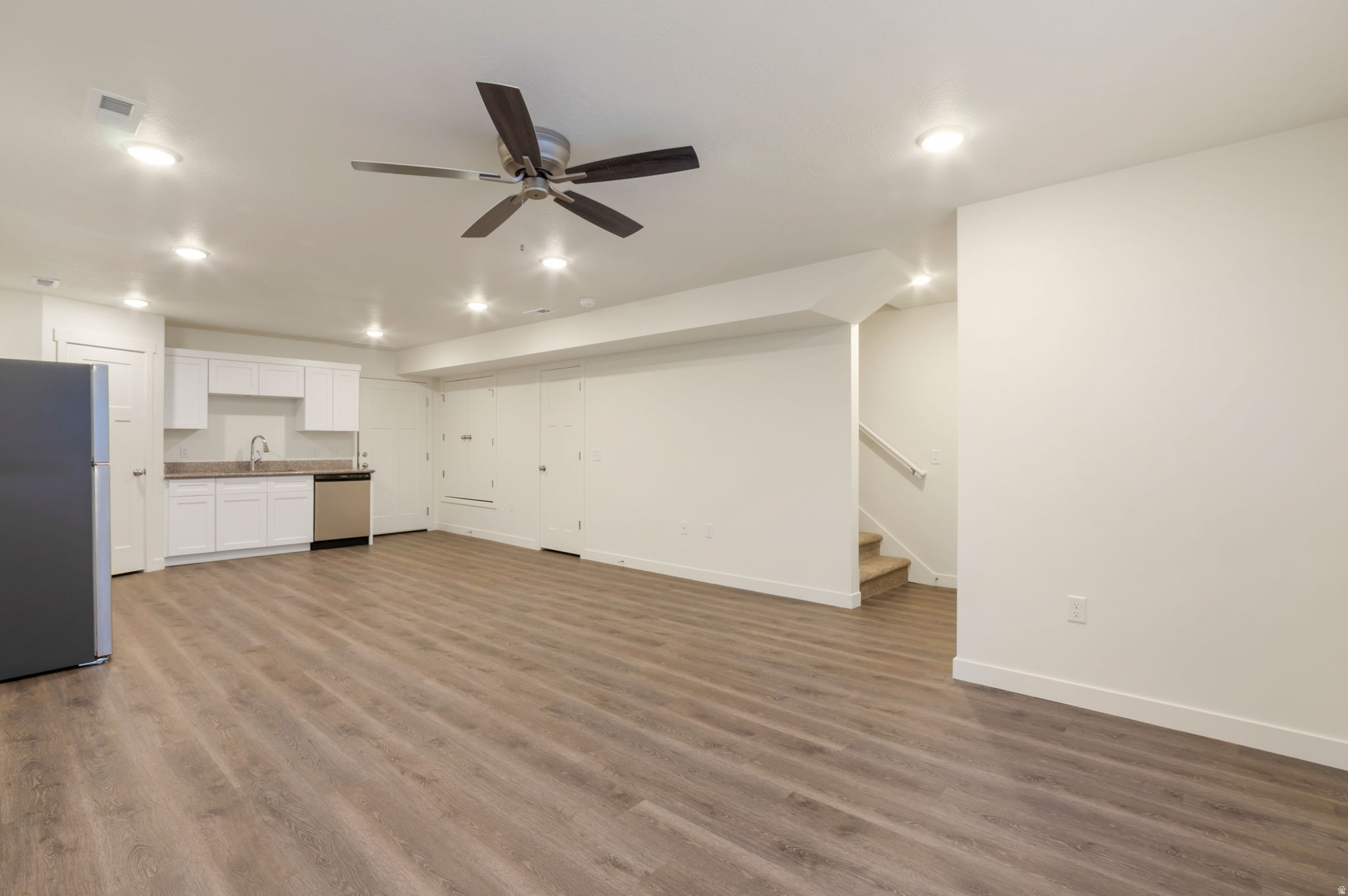 VILLAS AT THE POINTE - Residential