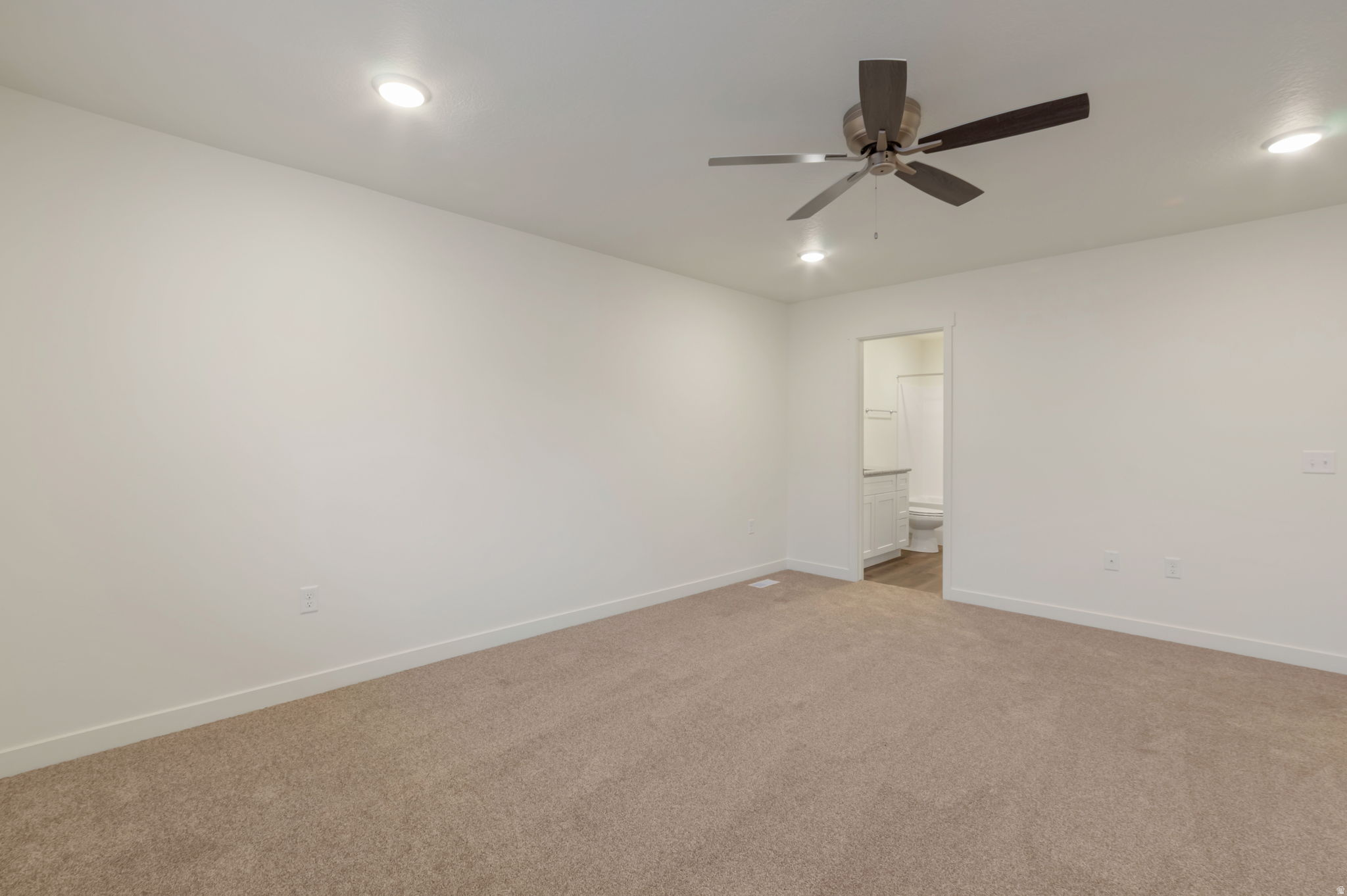 VILLAS AT THE POINTE - Residential