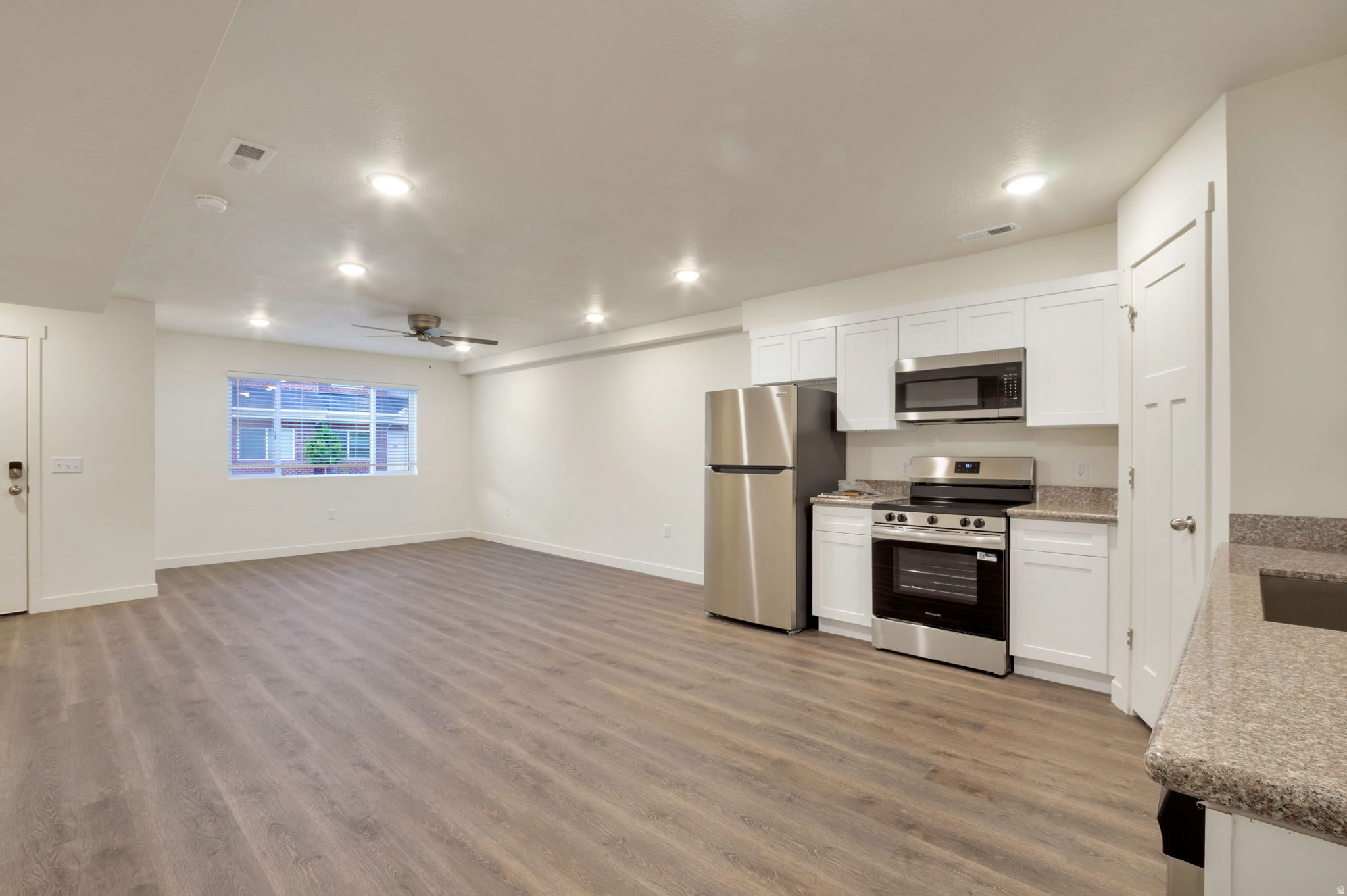 VILLAS AT THE POINTE - Residential