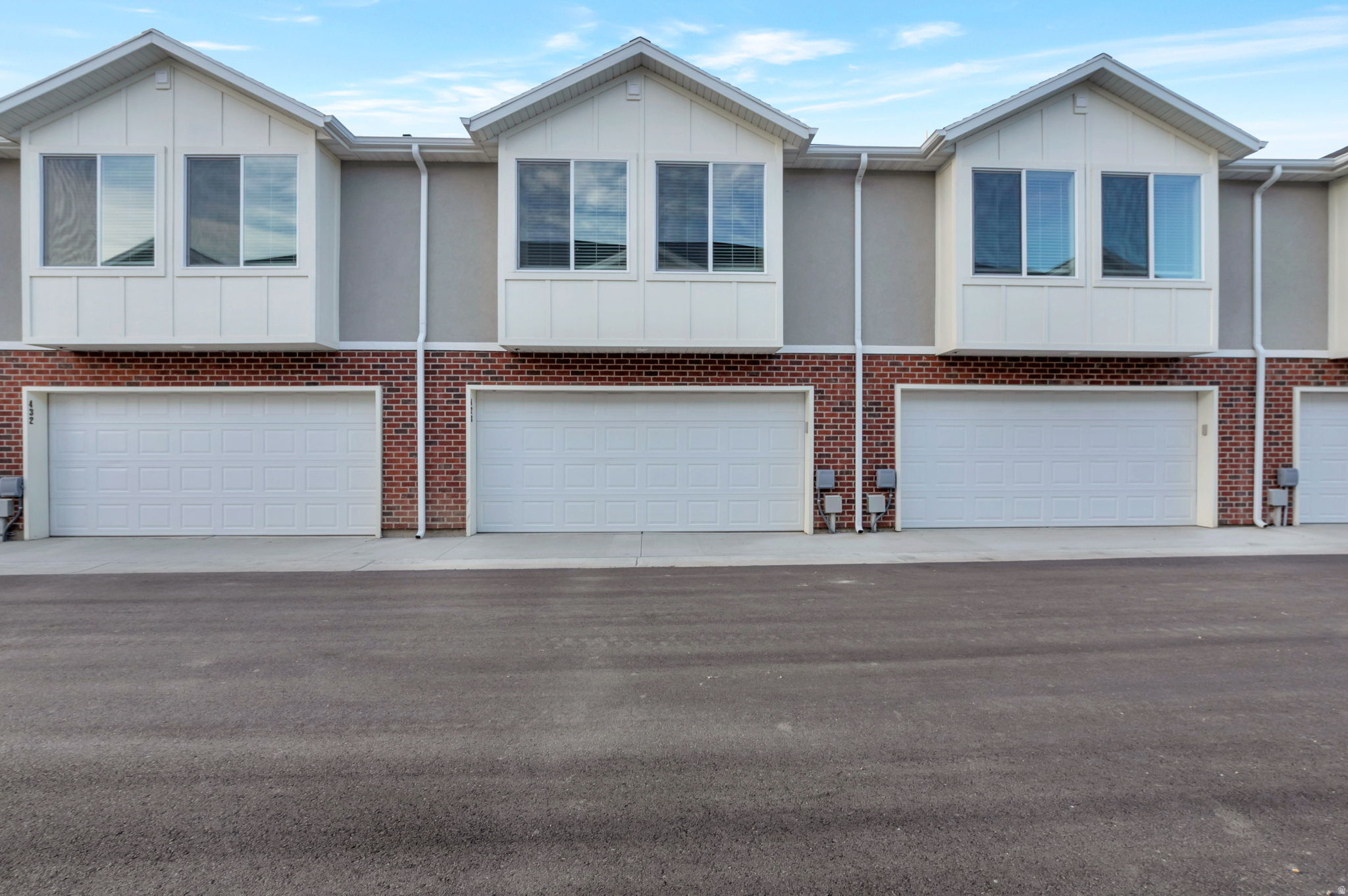 VILLAS AT THE POINTE - Residential