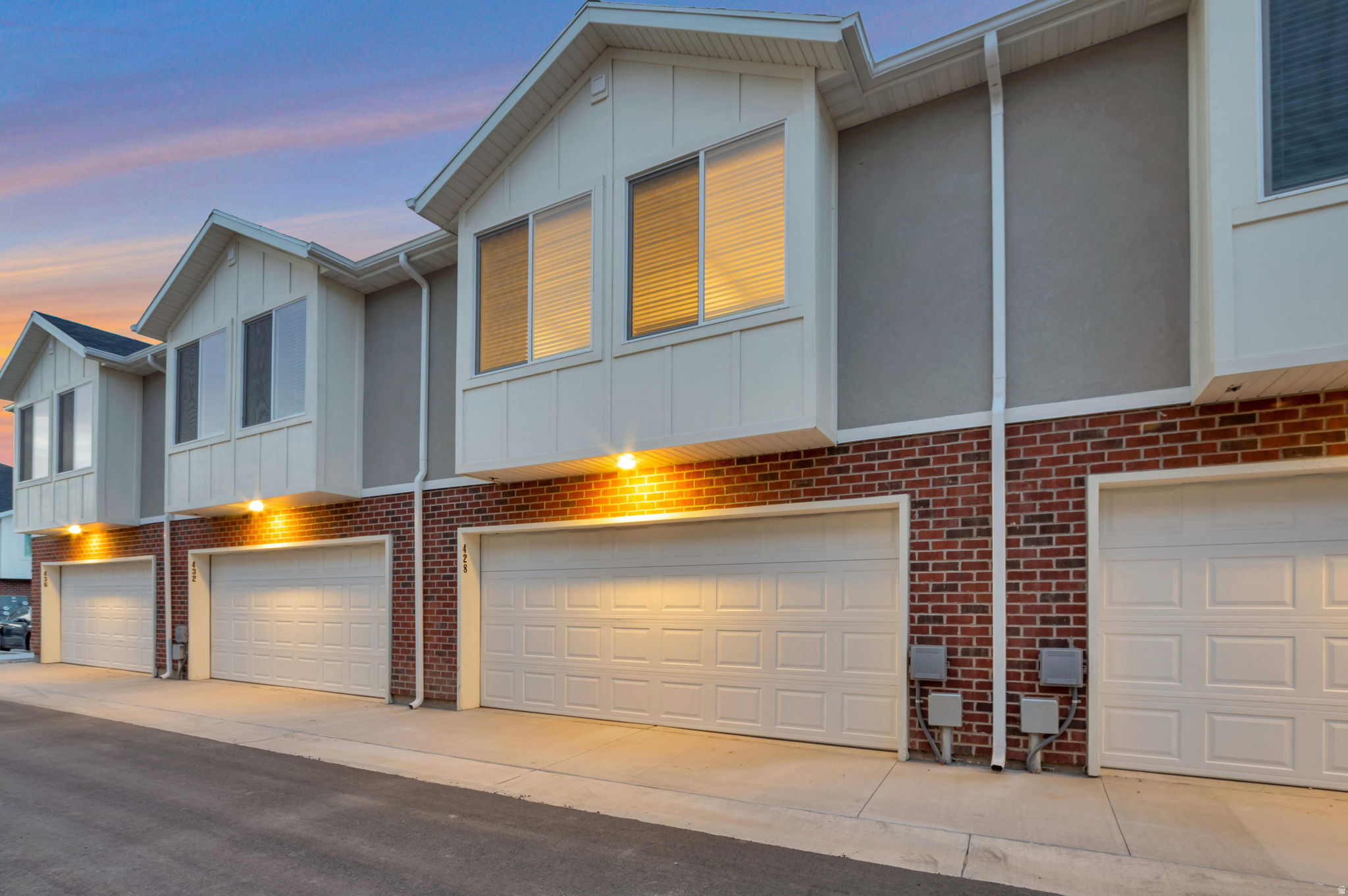 VILLAS AT THE POINTE - Residential