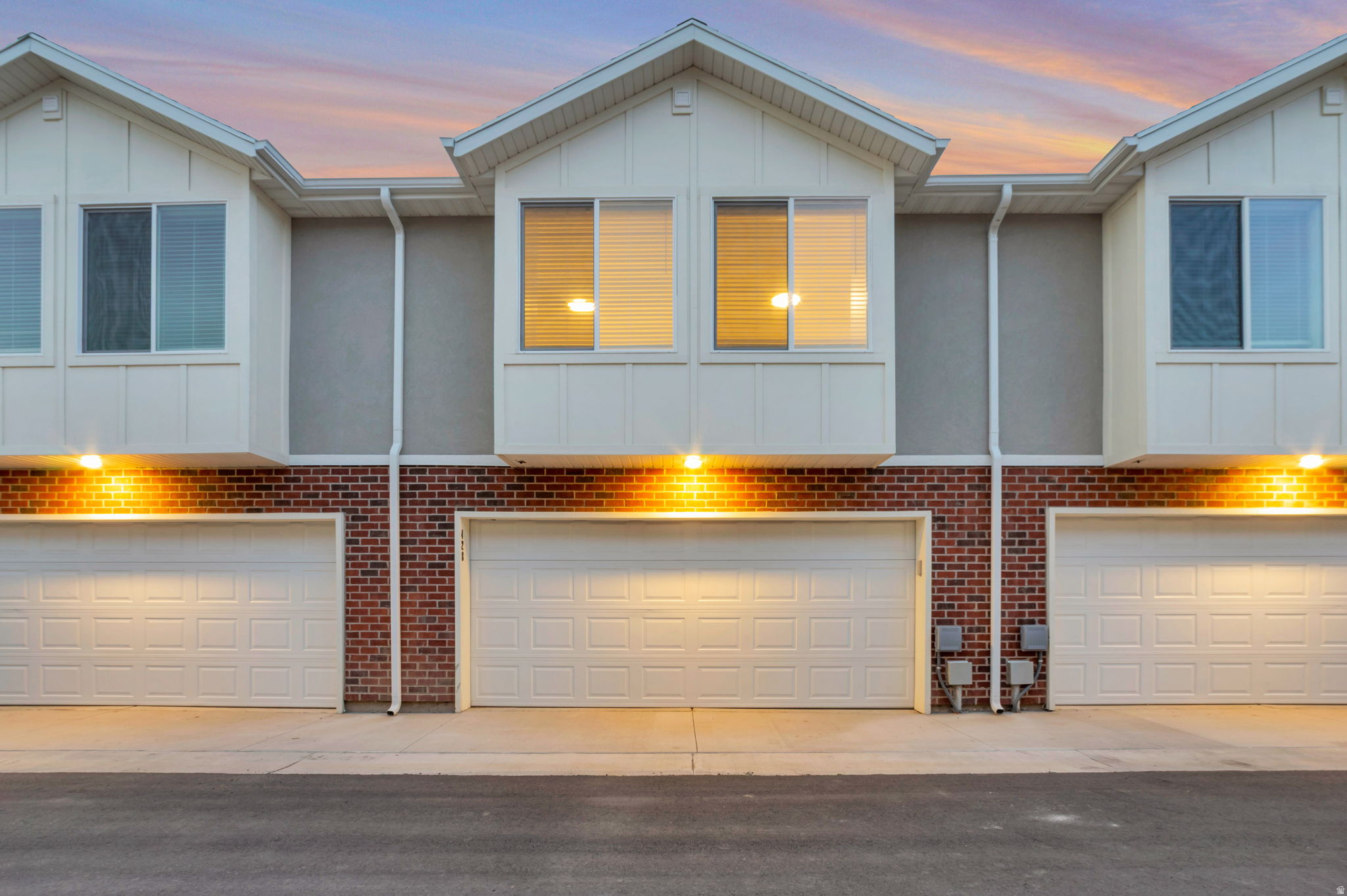 VILLAS AT THE POINTE - Residential