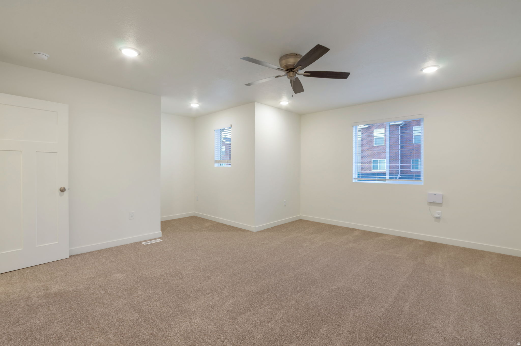 VILLAS AT THE POINTE - Residential