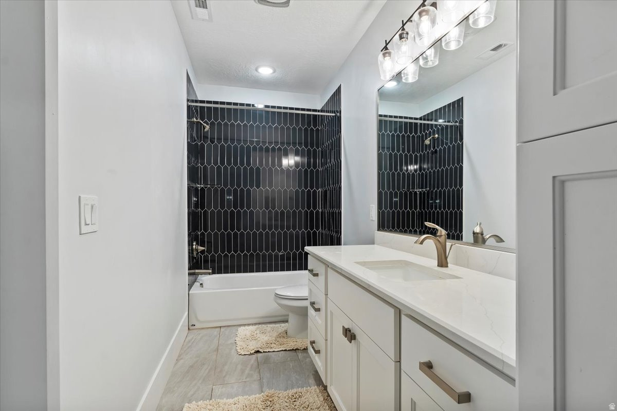 HIDDEN HOLLOW - Residential