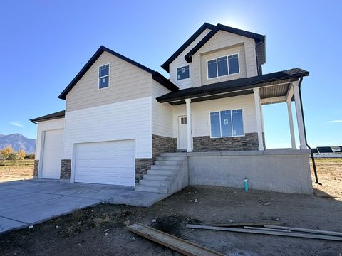 Photo of 2405 W 3200 N, Farr West, UT 84404 (MLS # 2076865)