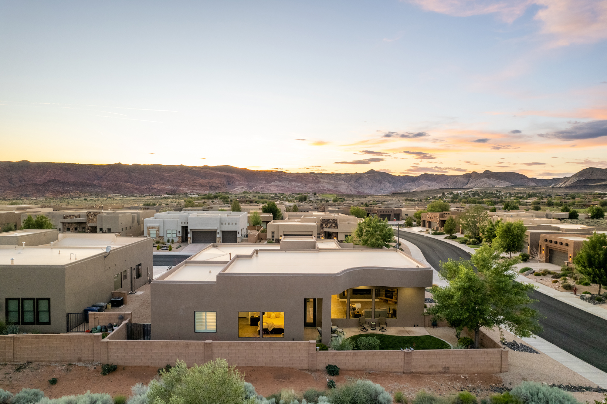 LEDGES OF ST GEORGE WHITE ROCKS PH 4 - Residential